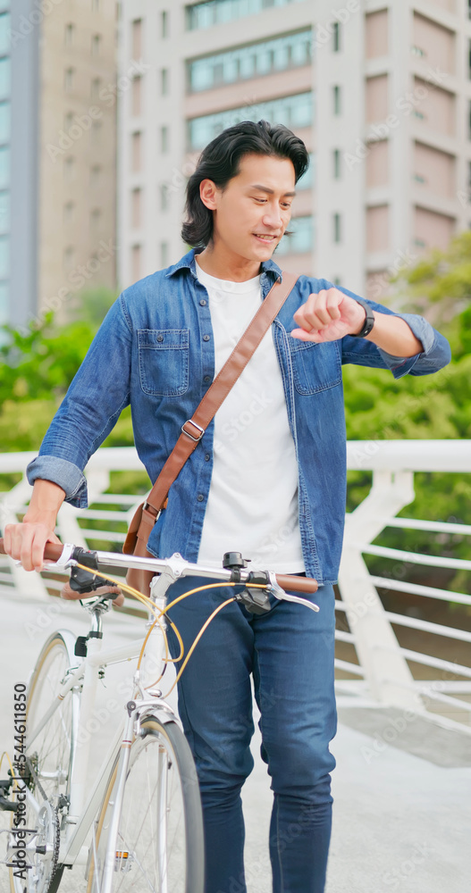 亚洲男性通勤