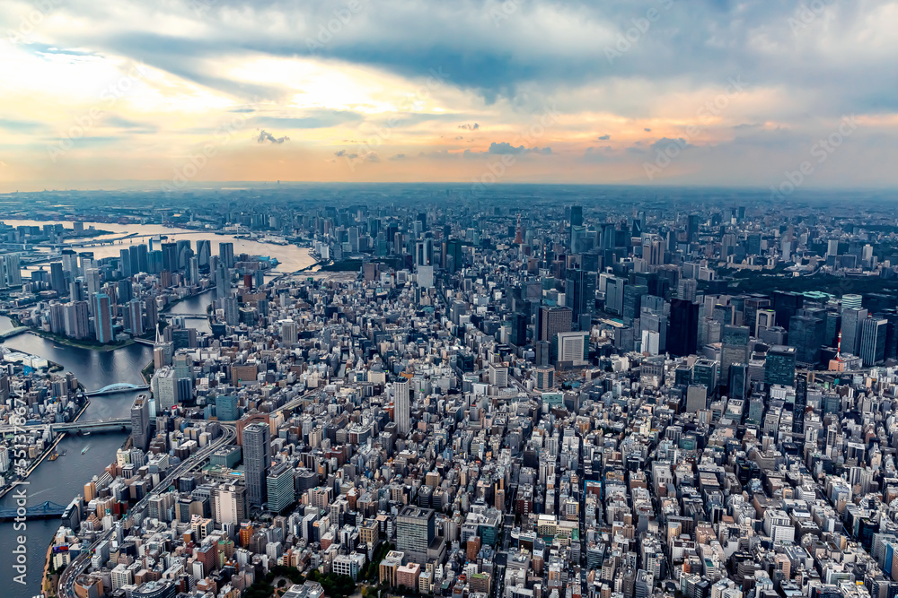 日本东京隅田河中央城鸟瞰图