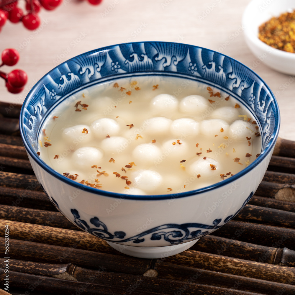 Little white tangyuan with sweet osmanthus honey and syrup soup.