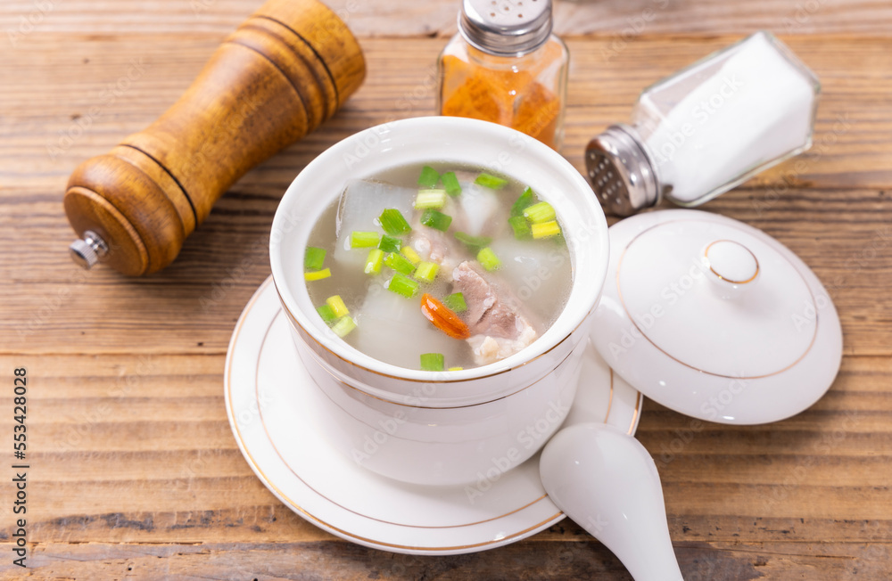 Health food radish ribs soup