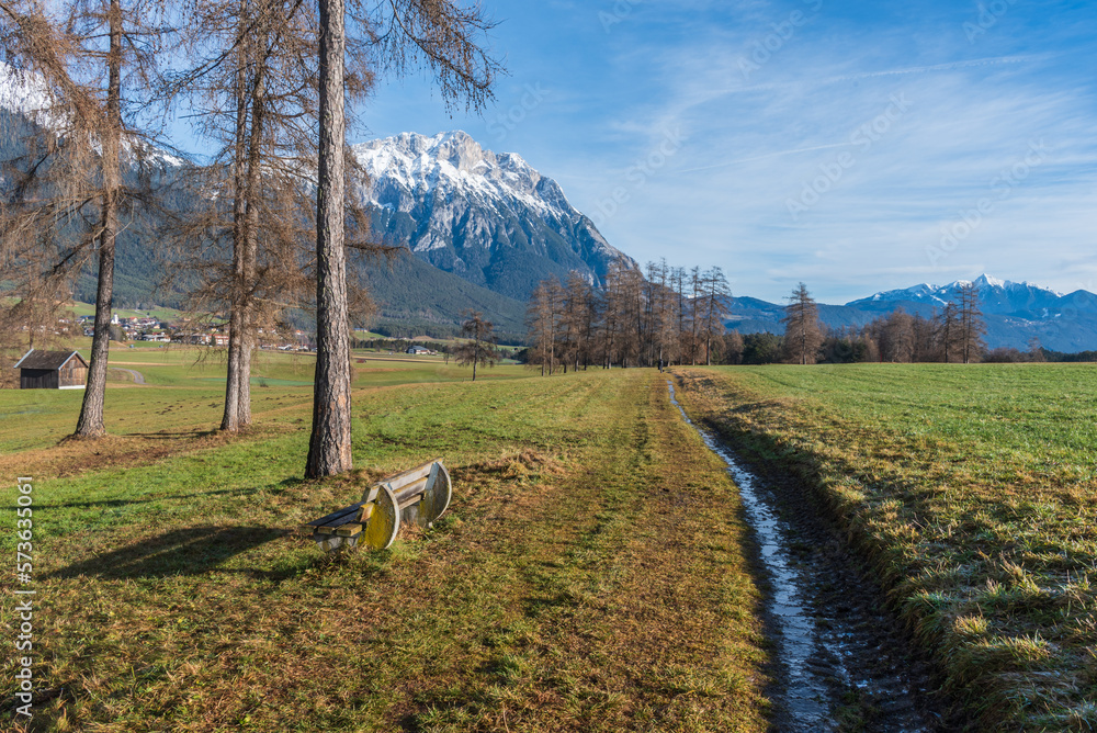 Landschaftsidyll am Mieminger Plateau in Tirol