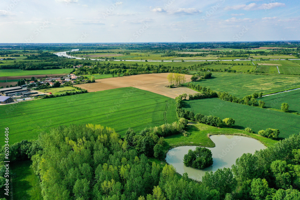 Etang de pêche de La Vallée, Charente Maritime, France