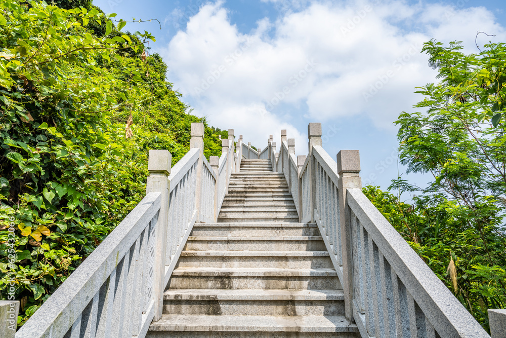 Shenzhen Yangtaishan Mountaineering Road