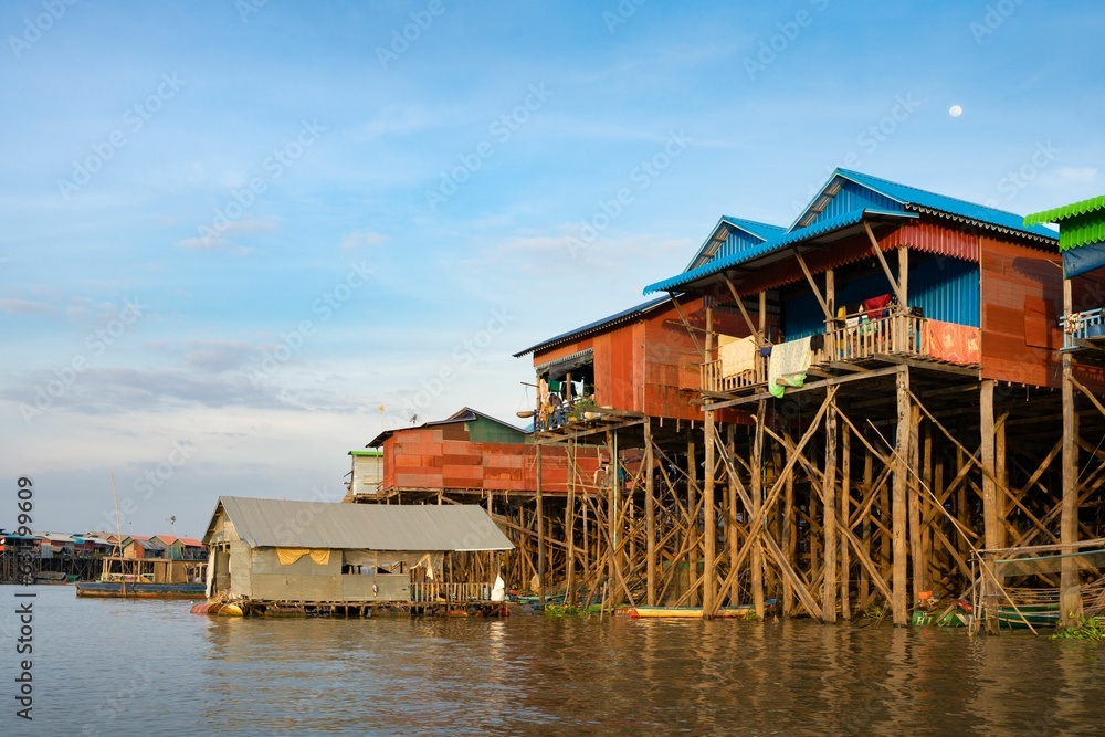 a building above water in Kompong Khleang floating village